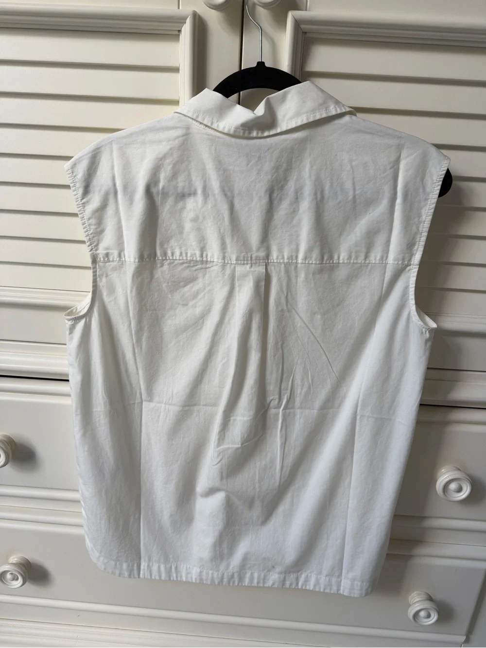 Banana Republic White Sleeveless Button-Front Shirt